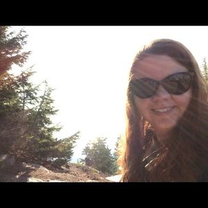 Meet your Posher, Elizabeth